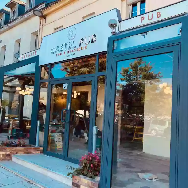 Le Restaurant - Castel Pub - Restaurant Chateaubriant - Place de la Motte Chateaubriant